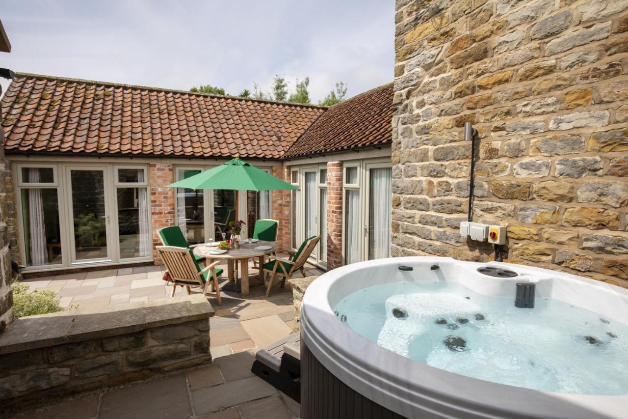Thirley Cotes Farm Cottages Scarborough Eksteriør bilde